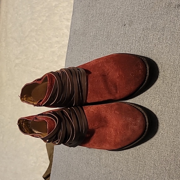 Maroon Suede ankle boots - Picture 1 of 5